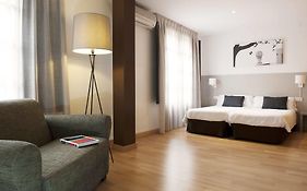 Aspasios Plaza Real Apartments