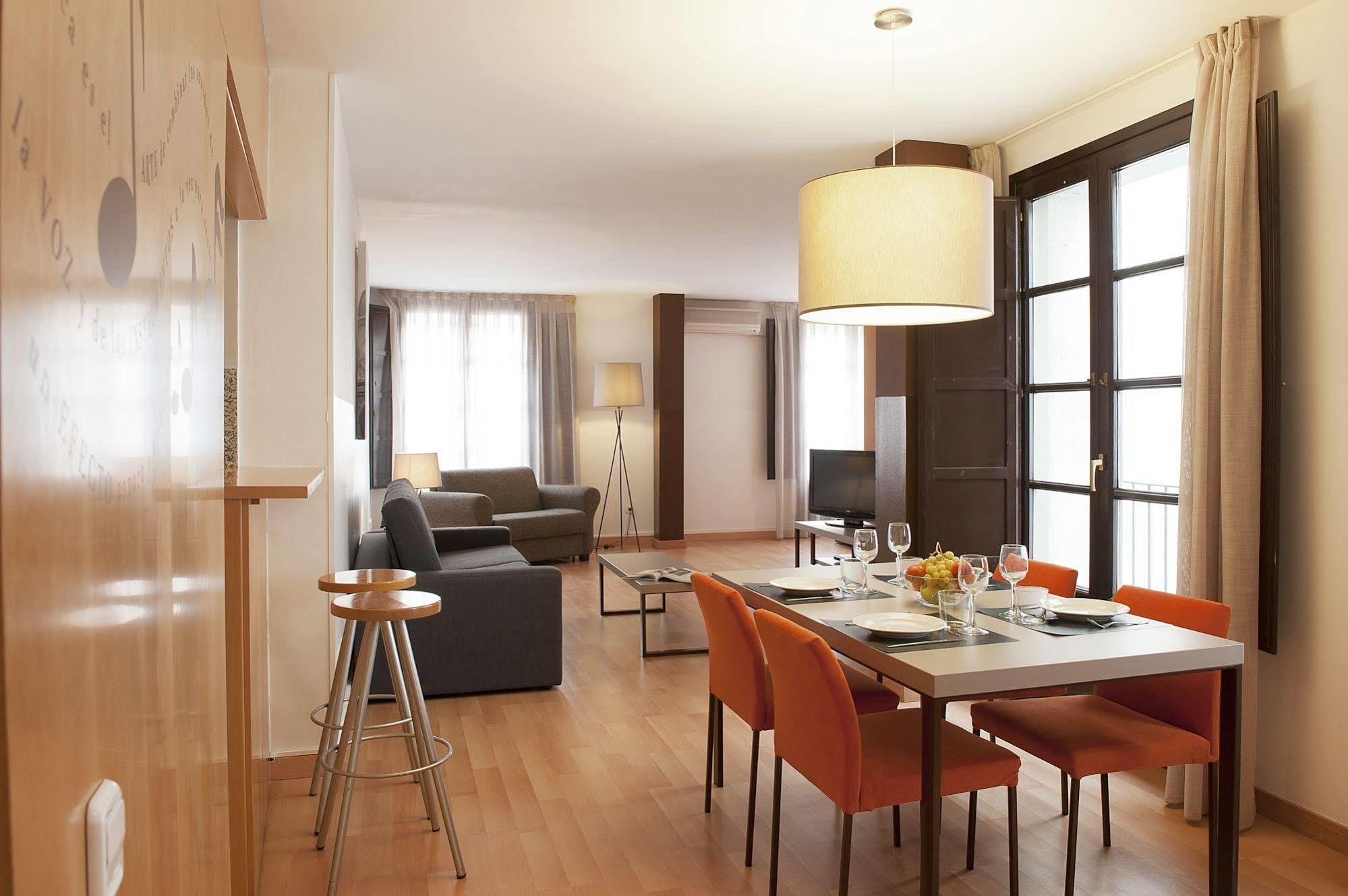 Aspasios Plaza Real Apartments Barcelona Eksteriør billede